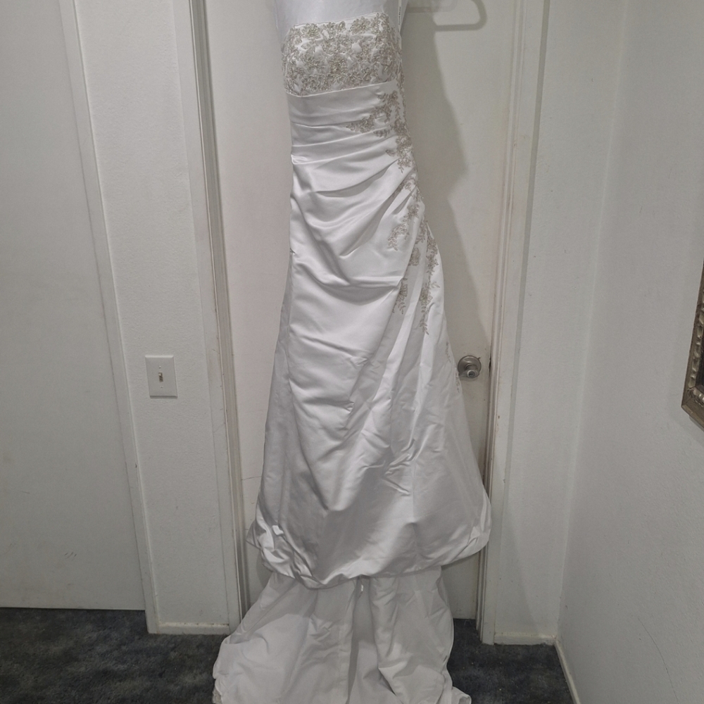 WEDDING DRESS - Picture 5 of 15